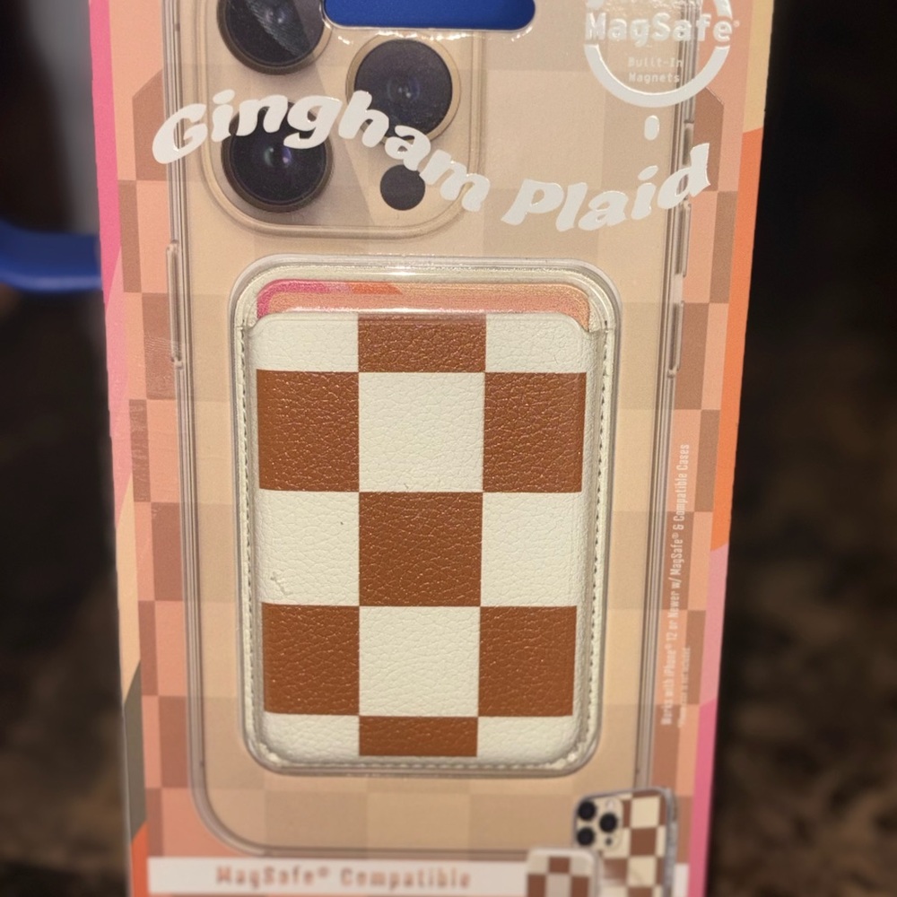 Gingham Plaid MagSafe Compatible Wallet - Brown and White